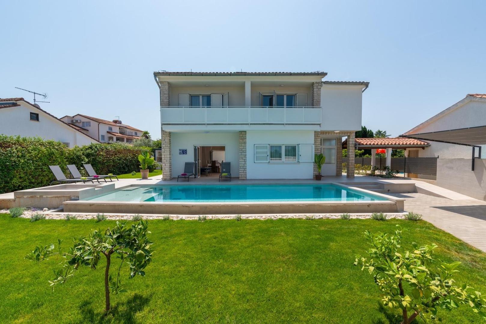 Villa Irena With Private Pool In Porec Poreč Exterior foto